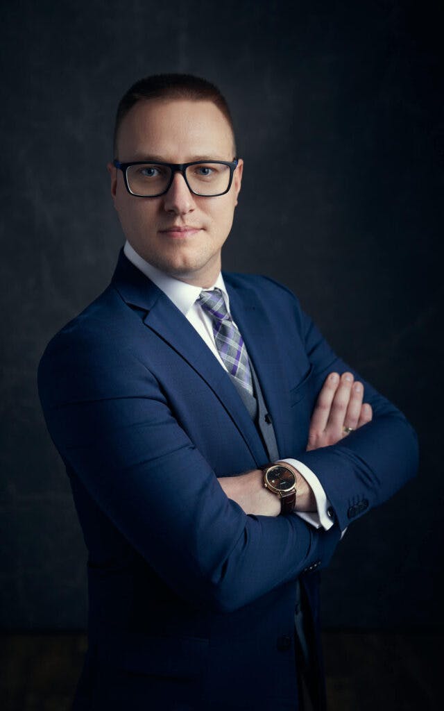 Adwokat Tomasz Dziedziński z lexnonstop.com