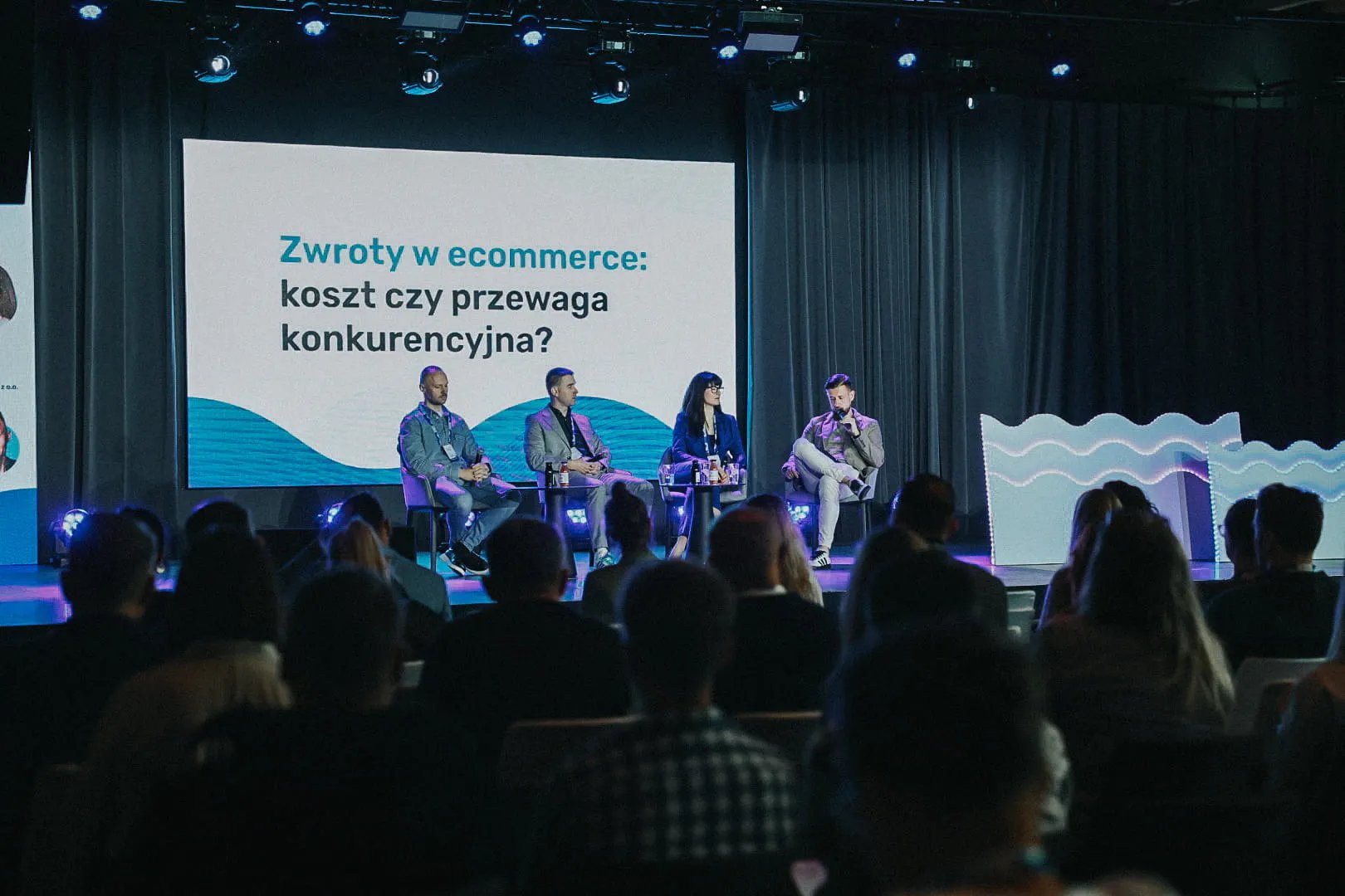 Zwroty w e-commerce. Koszt czy przewaga konkurencyjna?